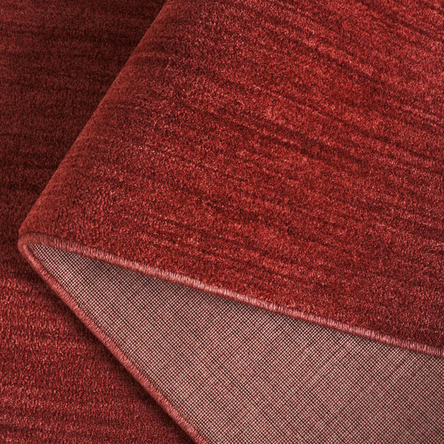 Safavieh Mabel 4'-0" x 6'-0" Rug in Red / Dark Red