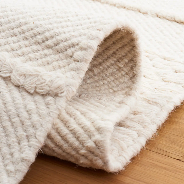 Safavieh Natura 4'-0" x 6'-0" Rug in Ivory