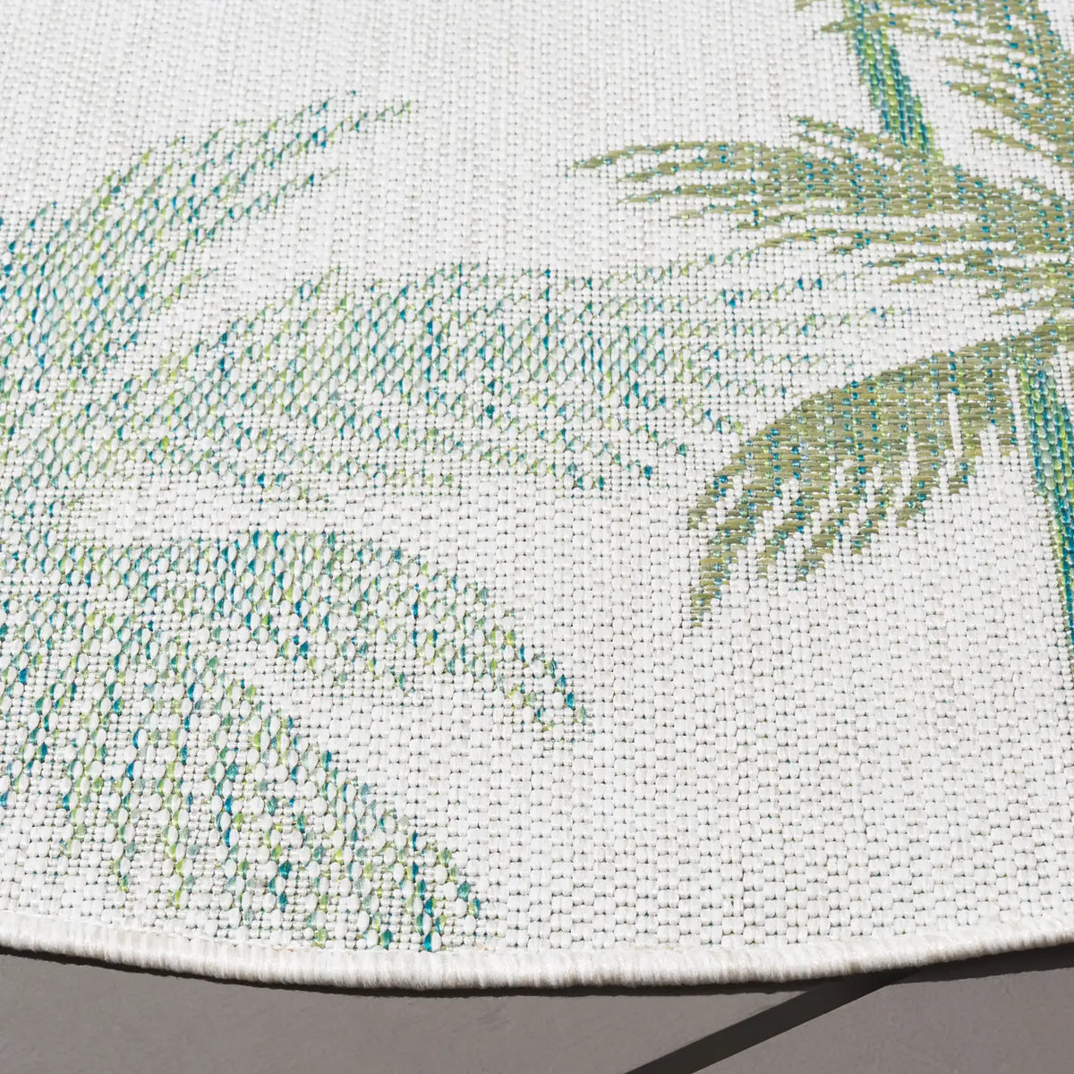 Safavieh Courtyard 6'-7" x 6'-7" Rug in Ivory / Green
