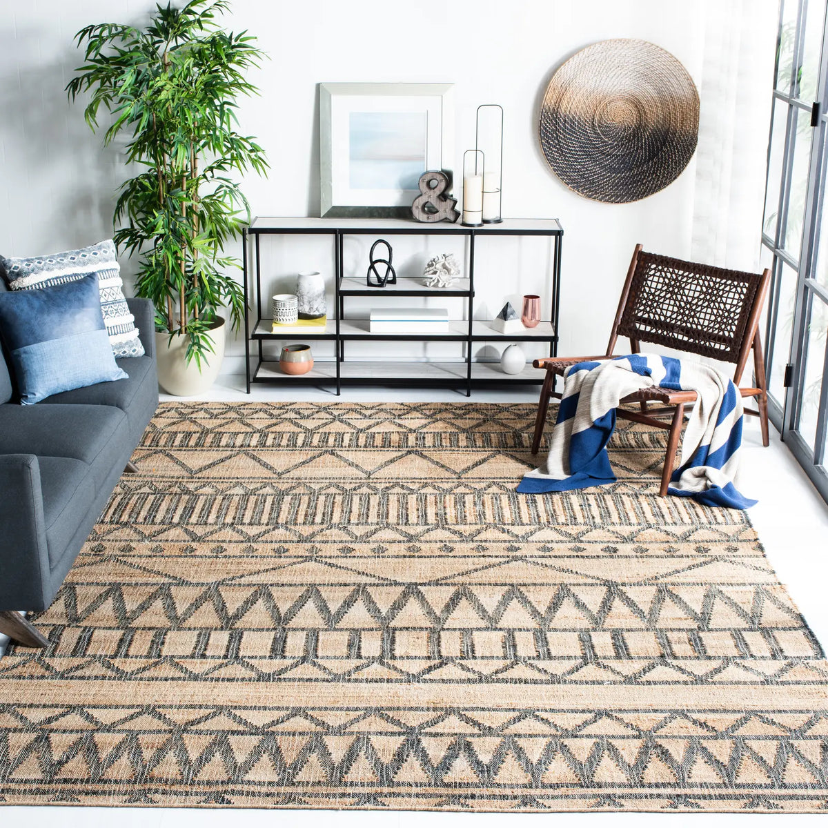 Safavieh Kilim 10'-0" x 14'-0" Rug in Natural / Charcoal
