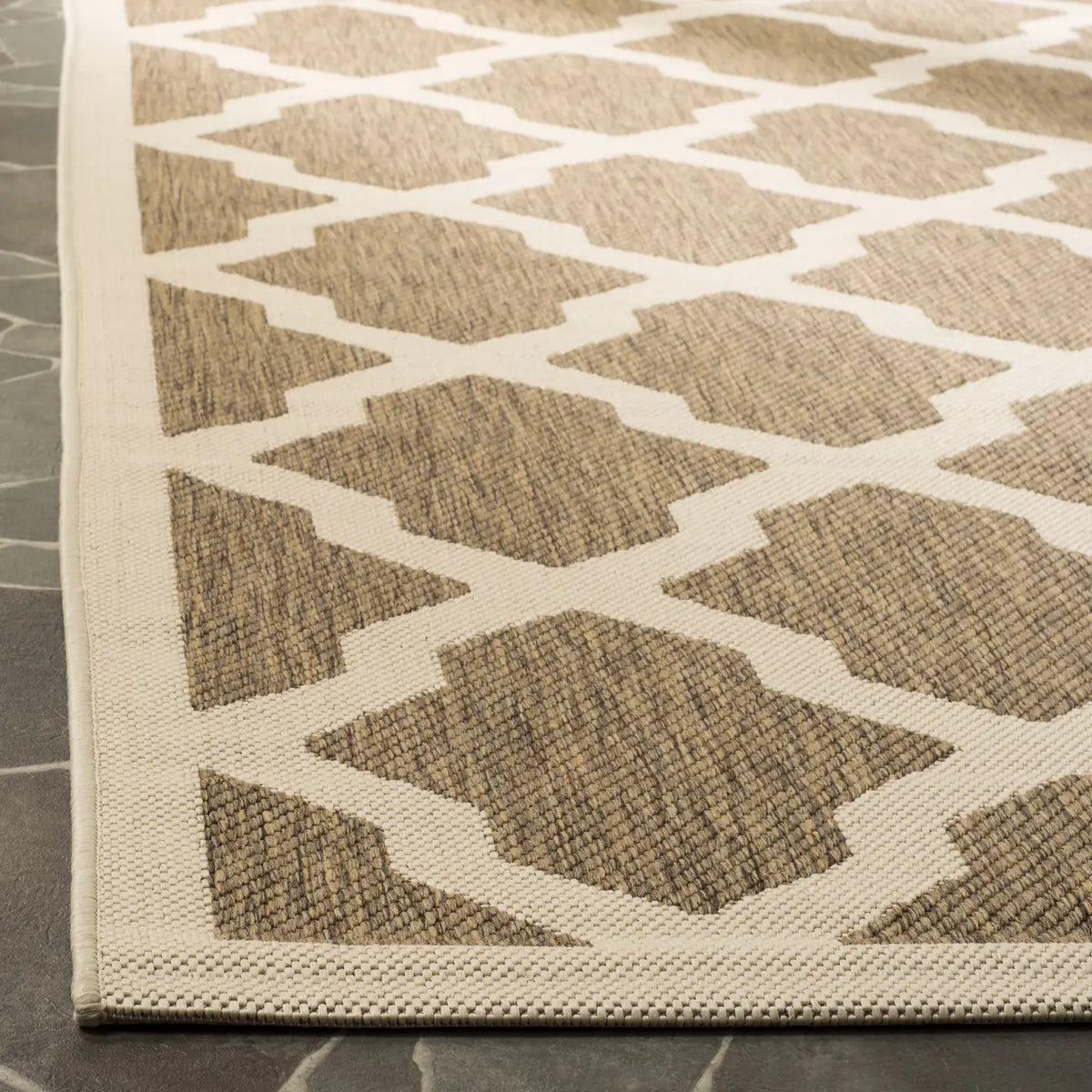 Safavieh Courtyard 4'-0" x 5'-7" Rug in Brown / Bone