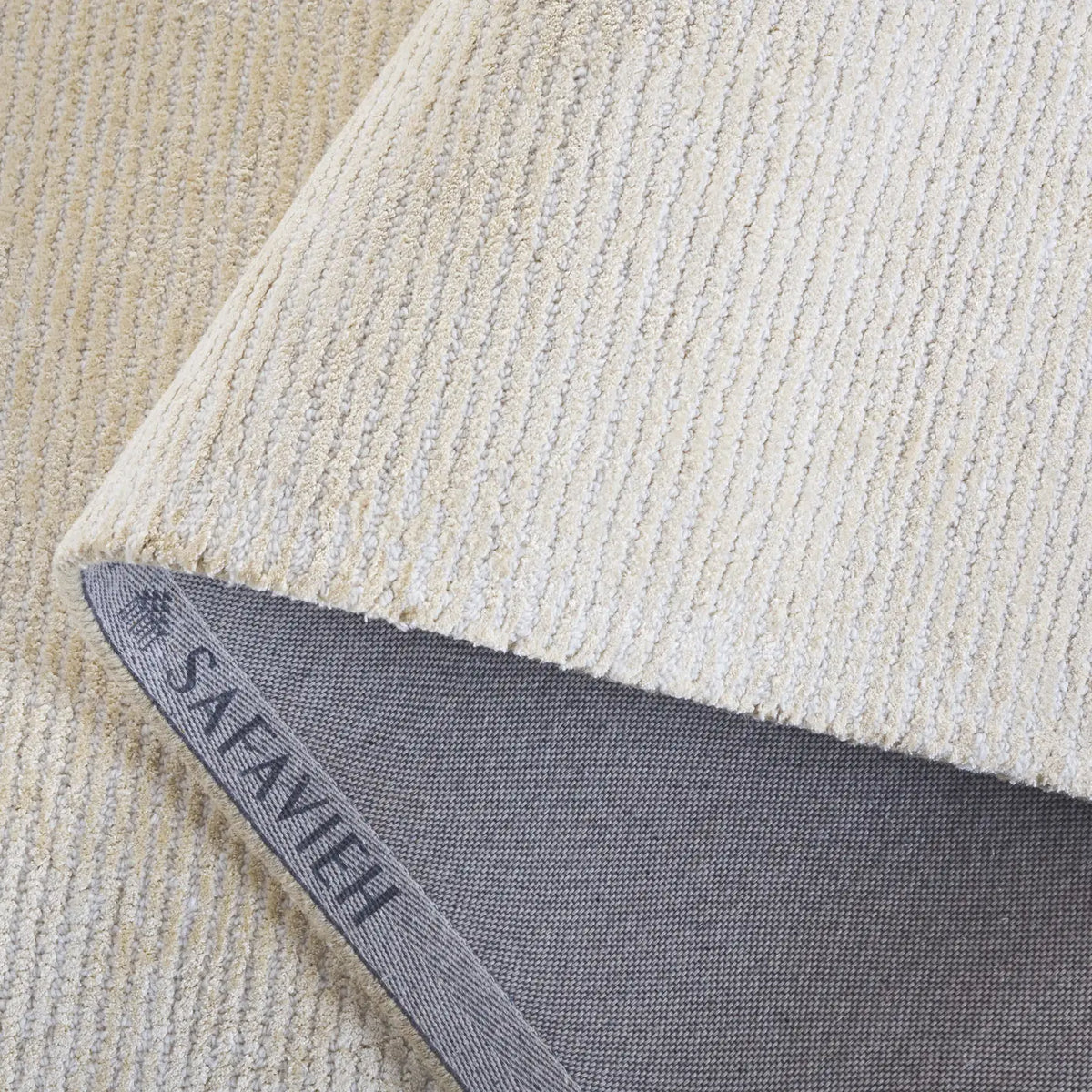 Safavieh Mirage 6'-0" x 9'-0" Rug in Gold