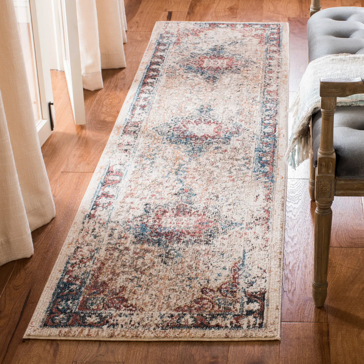 Safavieh Carlyle 200 2'-0" x 8'-0" Rug in Ivory / Burgundy