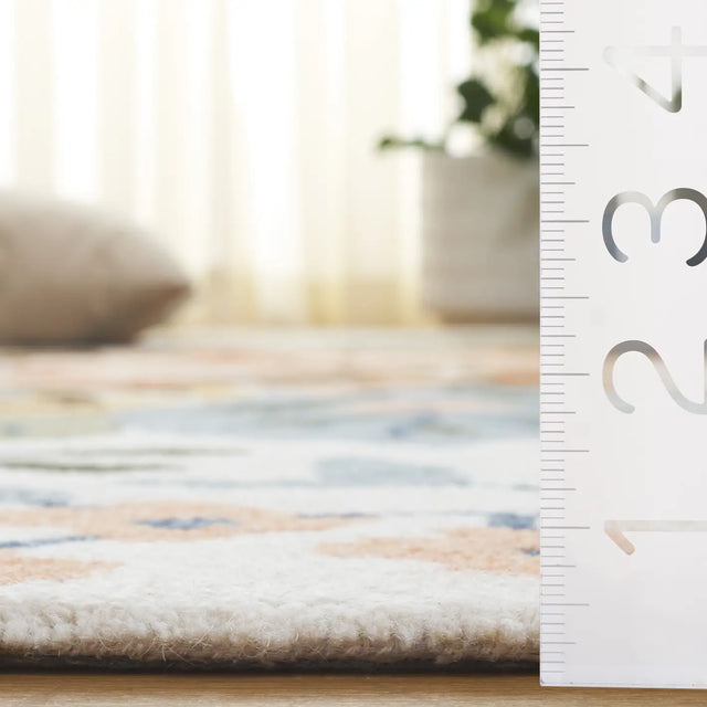 Safavieh Jardin 4'-0" x 6'-0" Rug in Ivory / Green