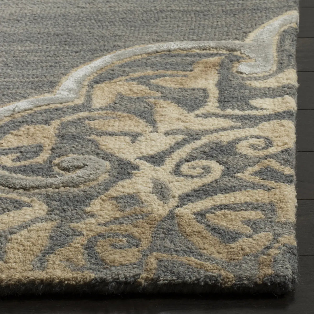 Safavieh Dip Dye 4'-0" x 6'-0" Rug in Slate / Beige