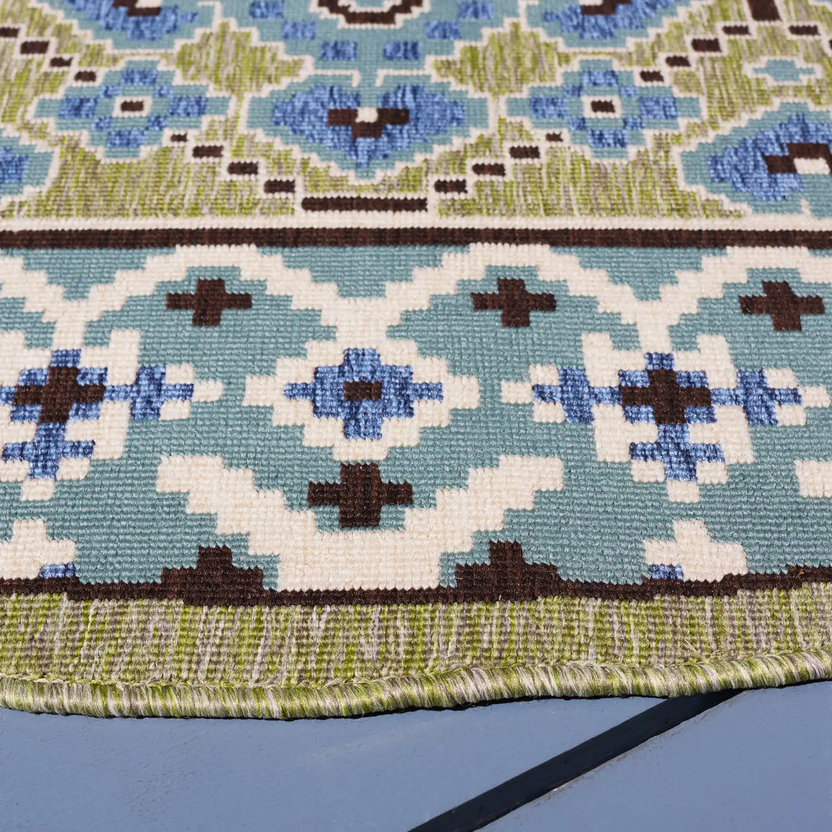 Safavieh Veranda 5'-3" x 5'-3" Rug in Green / Blue
