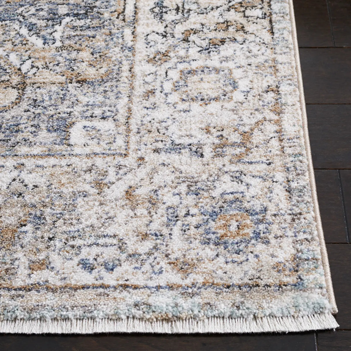Safavieh Jasmine 4'-5" x 6'-5" Rug in Grey / Blue