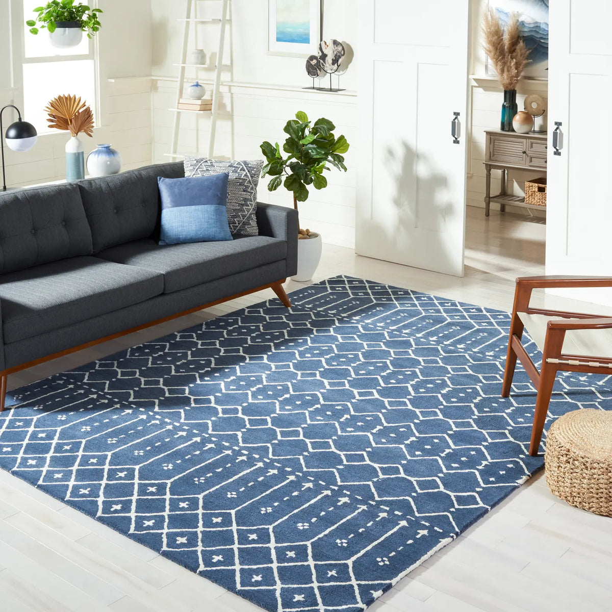 Safavieh Himalaya 10'-0" x 14'-0" Rug in Navy / Ivory