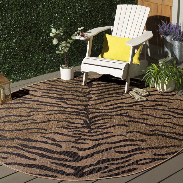 Safavieh Courtyard 6'-7" x 6'-7" Rug in Gold / Natural