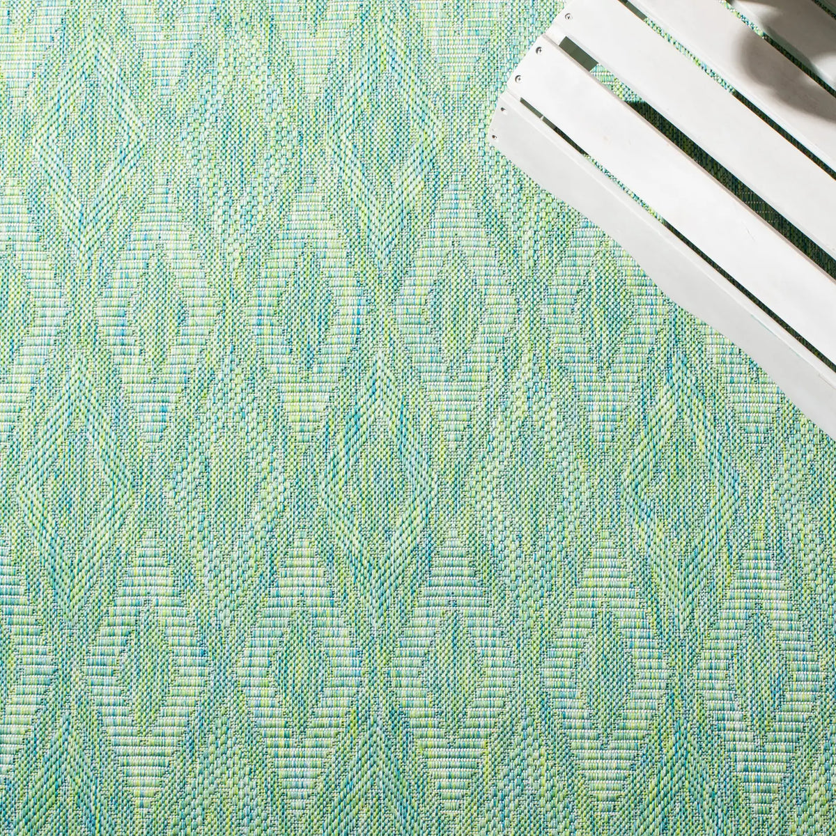 Safavieh Courtyard 4'-0" x 5'-7" Rug in Green