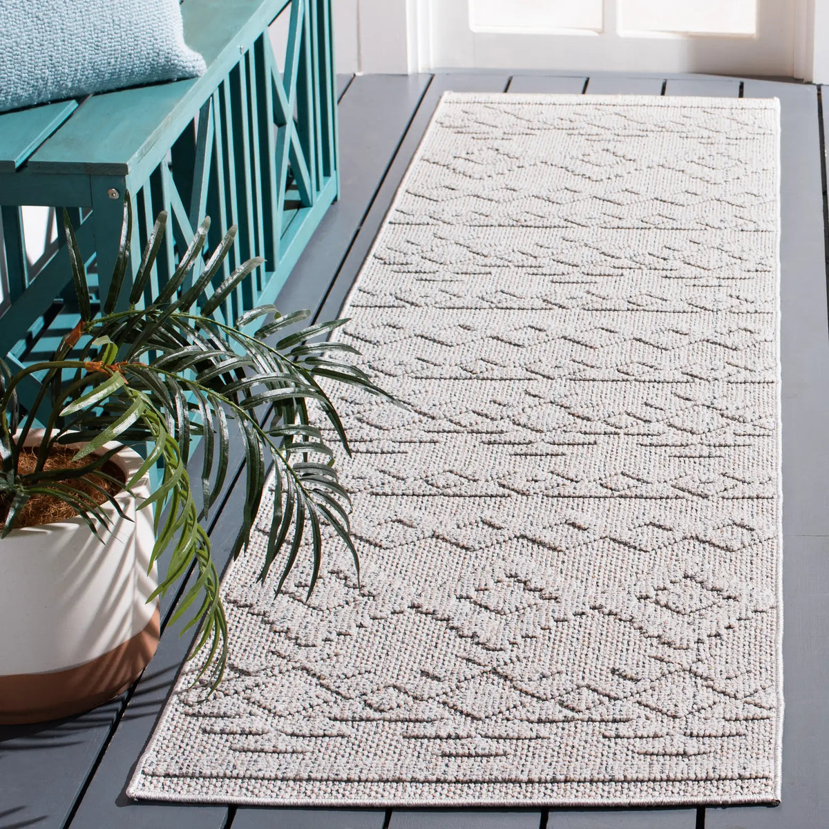 Safavieh Global 2'-2" x 8'-0" Rug in Grey / Beige