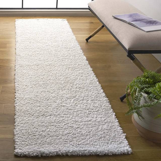 Safavieh Renewal 2'-3" x 8'-0" Rug in Ivory