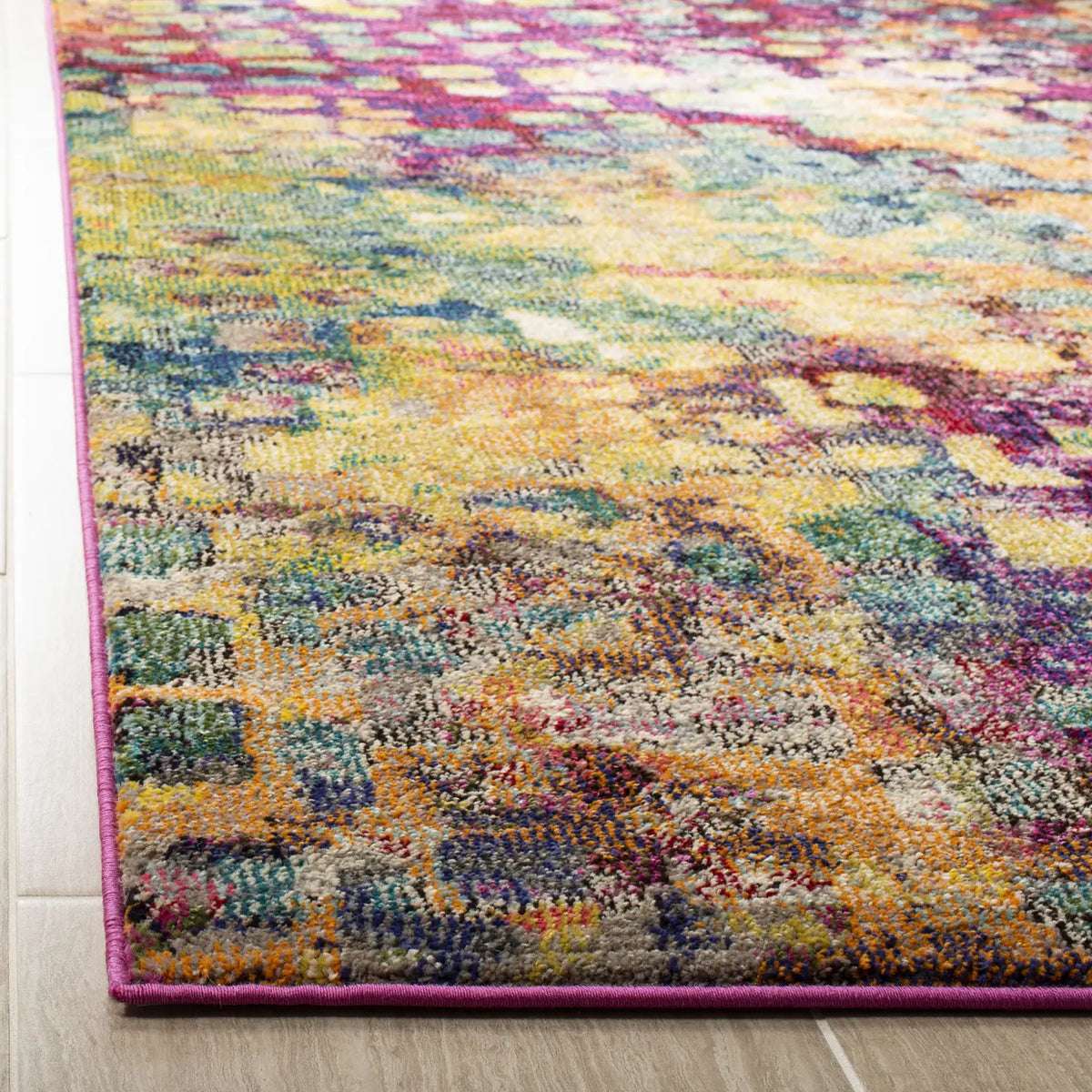 Safavieh Monaco 5'-1" x 7'-7" Rug in Pink / Multi