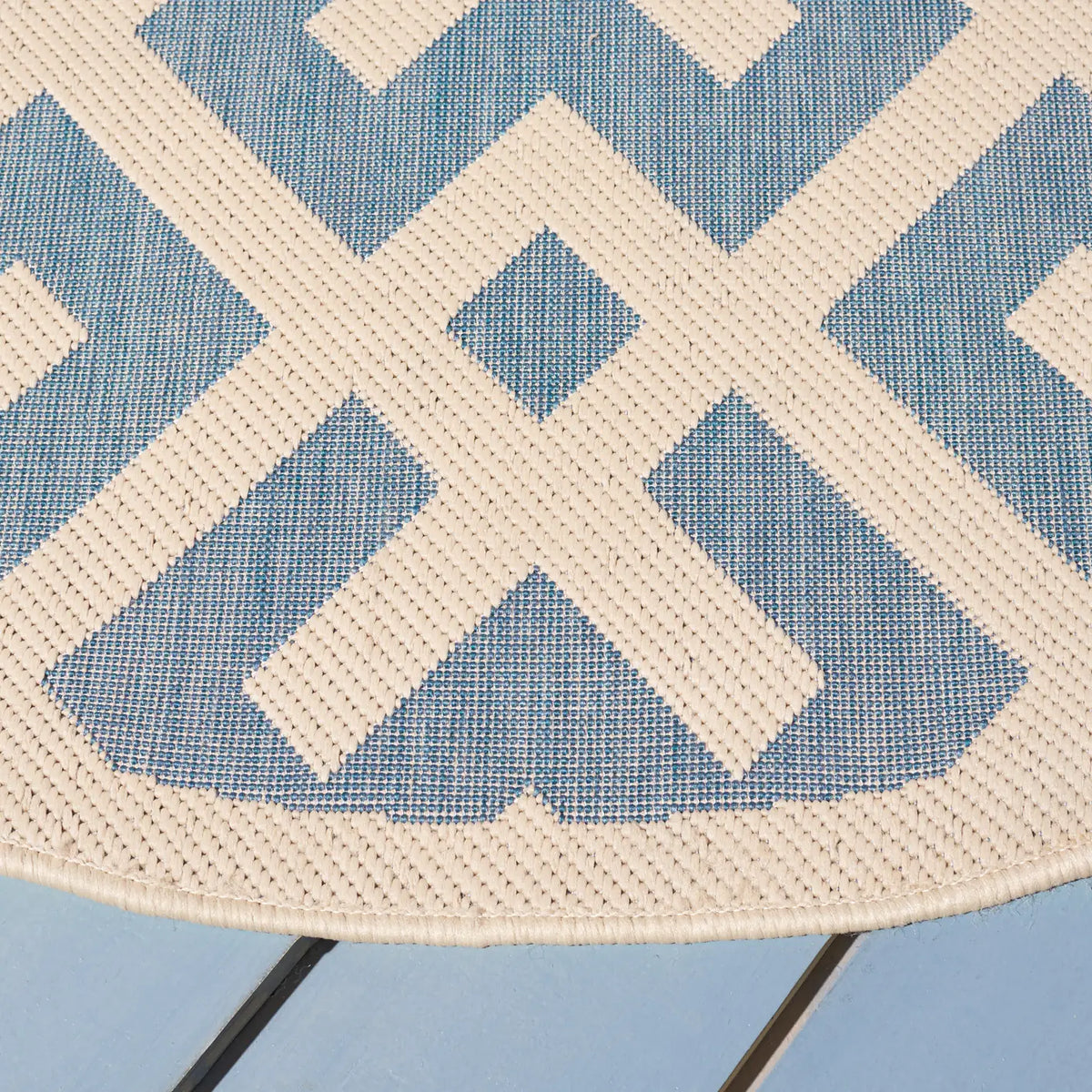 Safavieh Courtyard 5'-3" x 5'-3" Rug in Blue / Bone