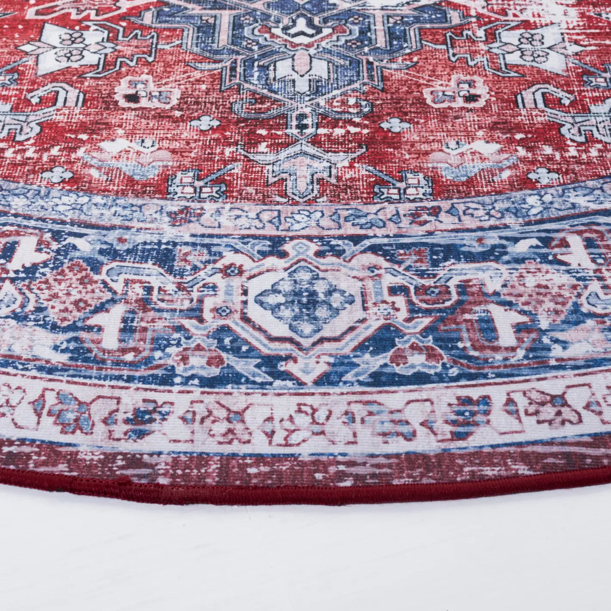 Safavieh Tucson 6'-0" x 6'-0" Rug in Red / Navy