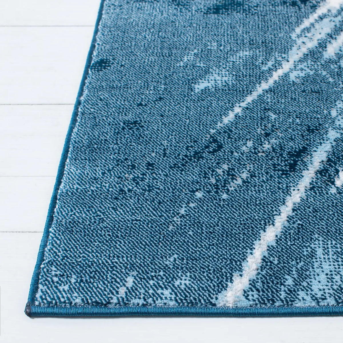 Safavieh Lagoon 4'-5" x 6'-5" Rug in Beige / Blue