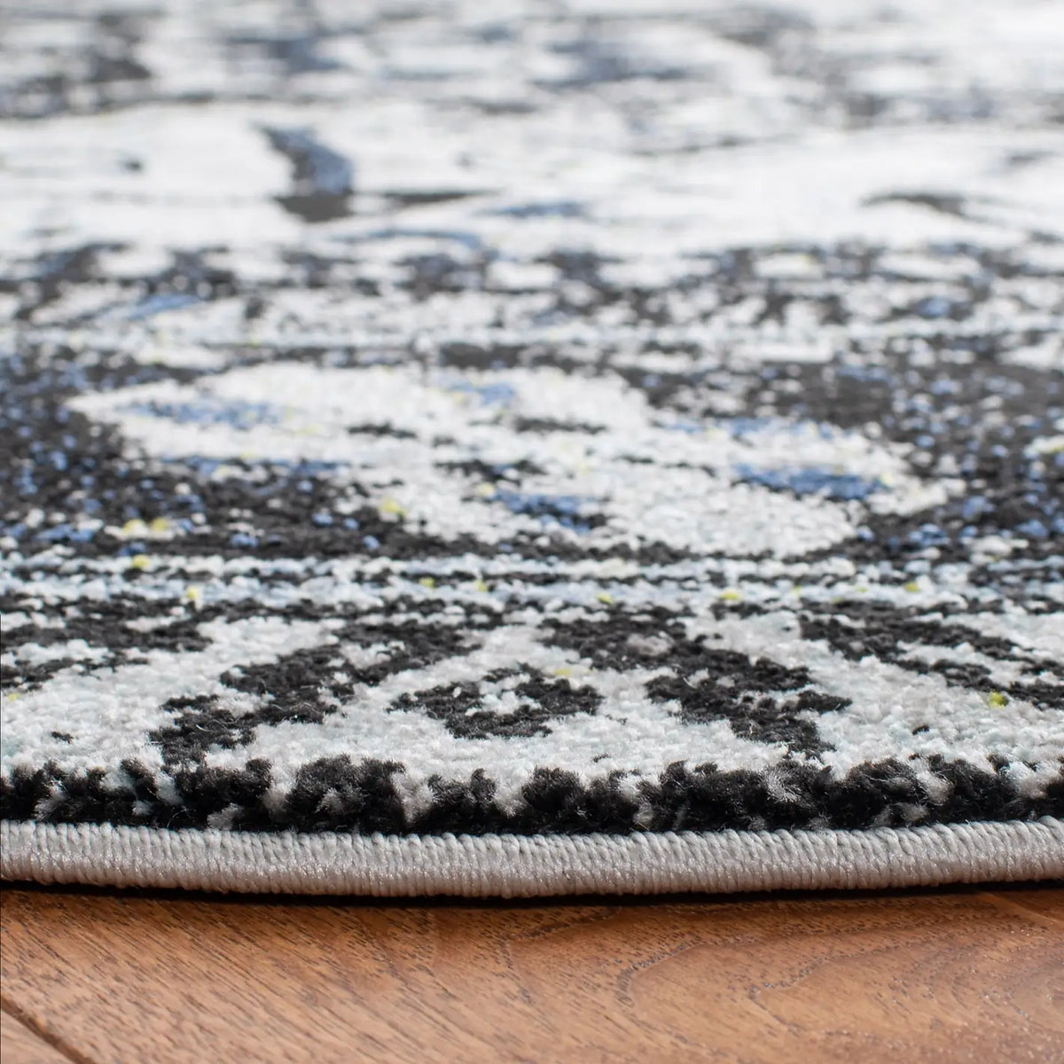 Safavieh Vintage Hamadan 6'-7" x 6'-7" Rug in Light Grey / Dark Grey