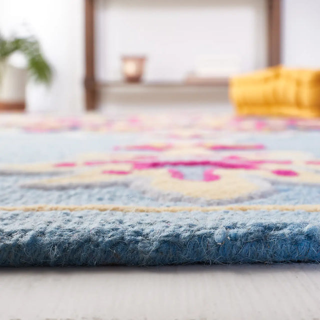 Safavieh Bellagio 4'-0" x 6'-0" Rug in Light Blue / Multi
