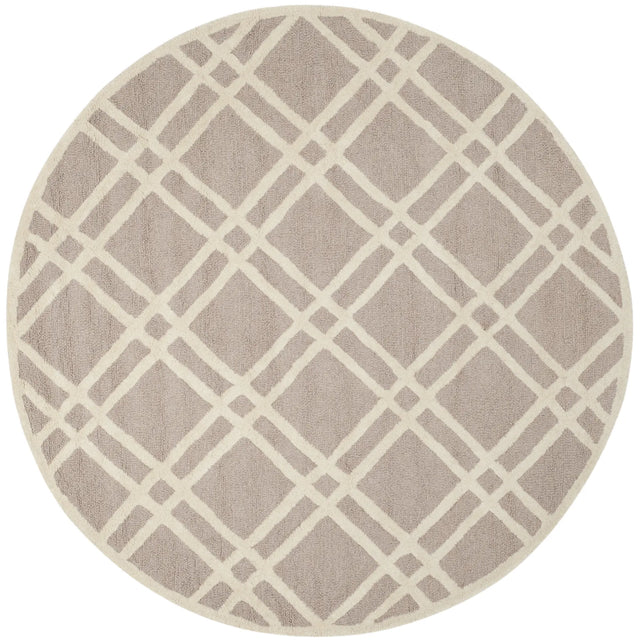 Safavieh Cambridge 6'-0" x 6'-0" Rug in Beige / Ivory