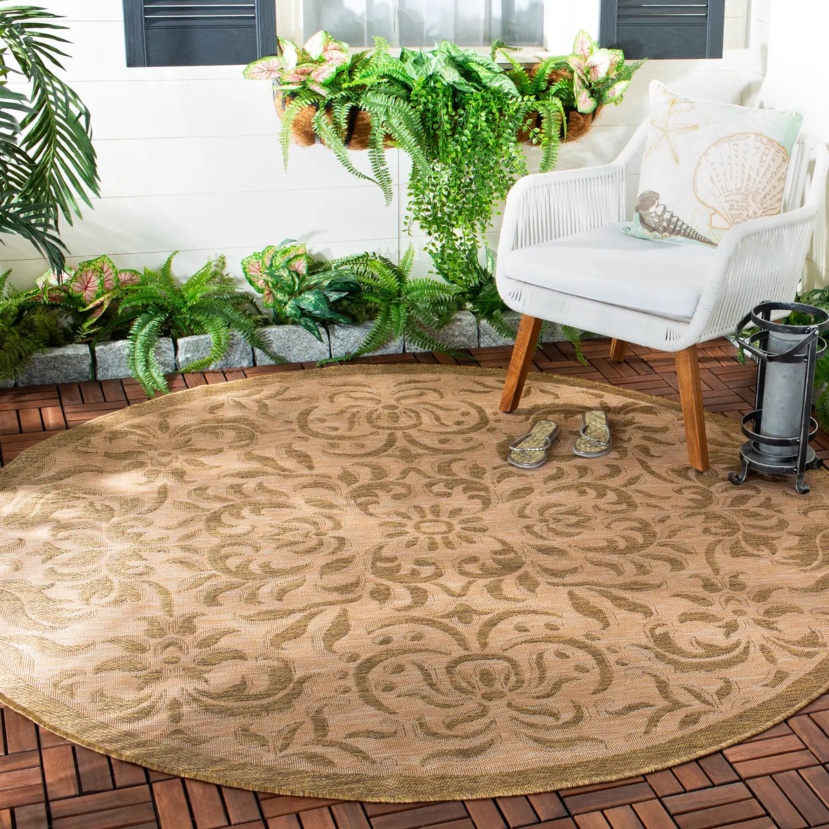 Safavieh Courtyard 6'-7" x 6'-7" Rug in Natural / Gold
