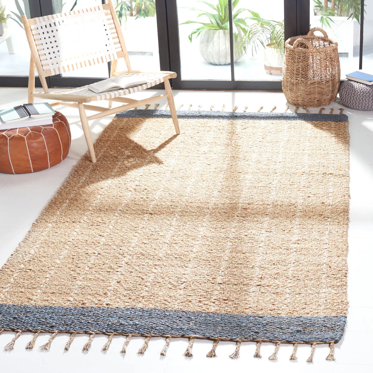 Safavieh Cape Cod 4'-0" x 6'-0" Rug in Grey / Natural