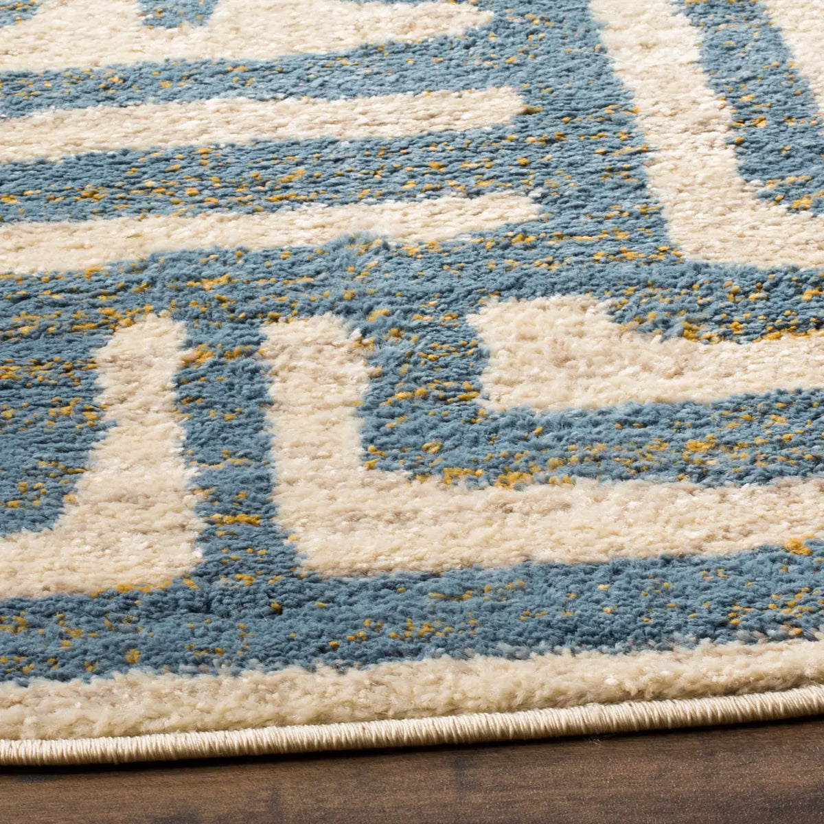 Safavieh Amsterdam 5'-1" x 5'-1" Rug in Ivory / Light Blue