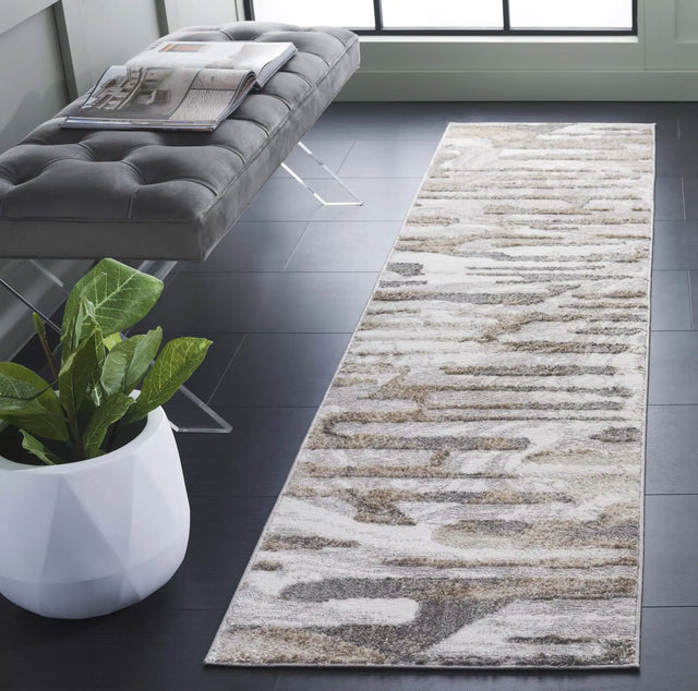 Safavieh Maya 2'-0" x 8'-0" Rug in Ivory / Grey Beige