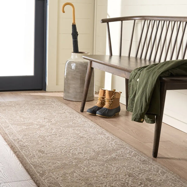 Safavieh Martha Stewart 2'-3" x 8'-0" Rug in Beige / Ivory