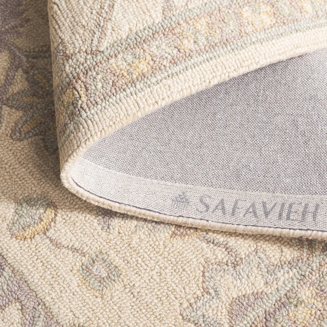 Safavieh Blossom 4'-0" x 6'-0" Rug in Beige / Purple