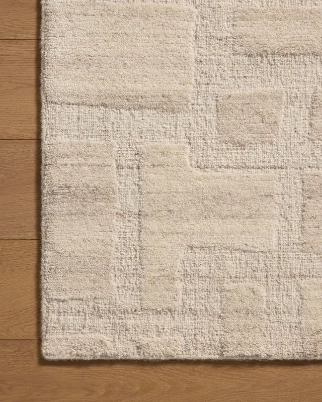 Loloi Hartley HRT-01 Ivory / Natural Rug - corner on wood