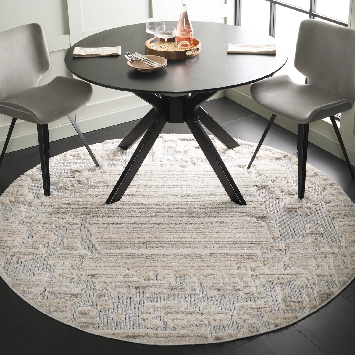 Safavieh Chloe 6'-7" x 6'-7" Rug in Ivory / Grey