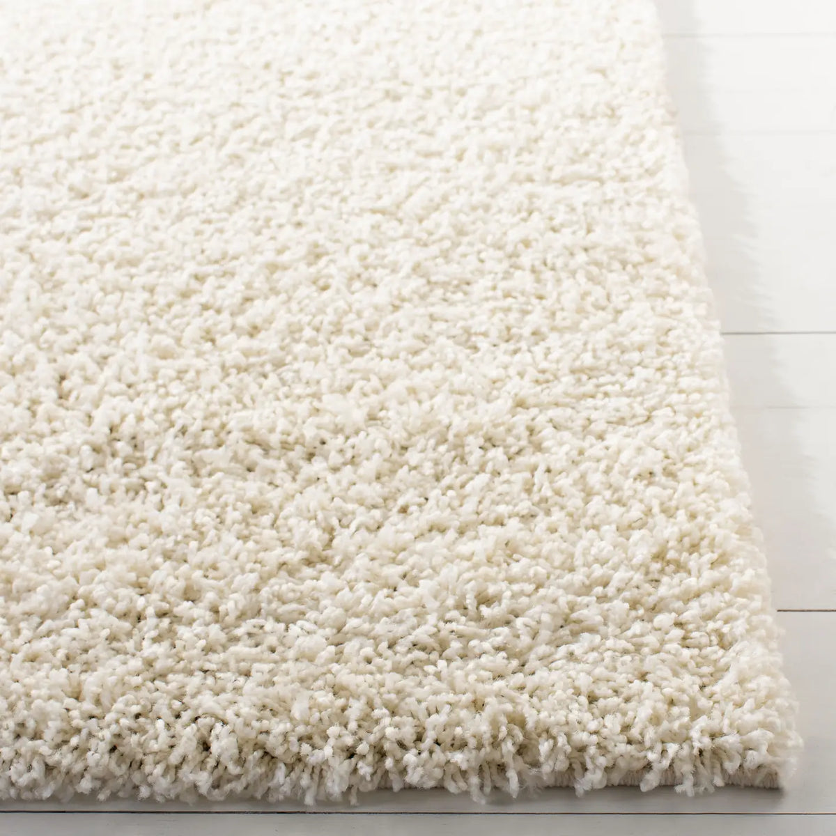 Safavieh Primo Shag 4'-0" x 6'-0" Rug in Ivory