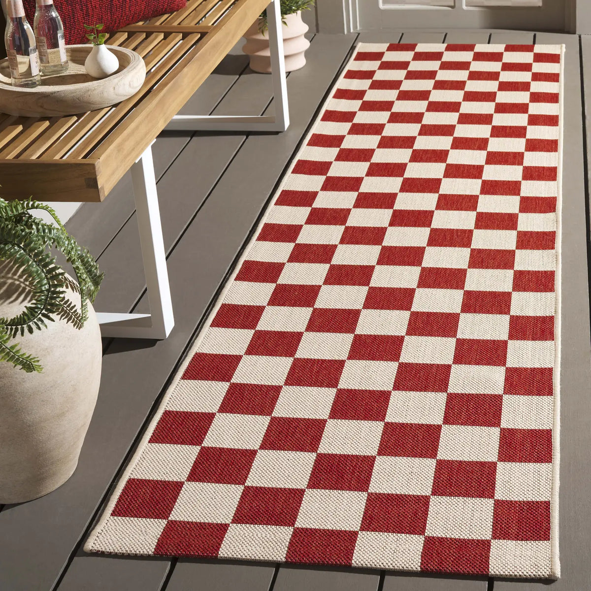 Safavieh Courtyard 2'-3" x 6'-7" Rug in Red / Beige