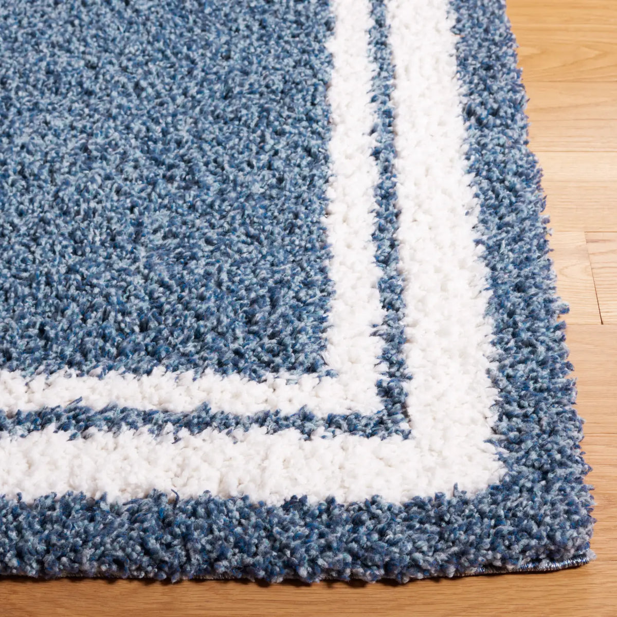 Safavieh Calico Shag 4'-0" x 6'-0" Rug in Blue / Ivory