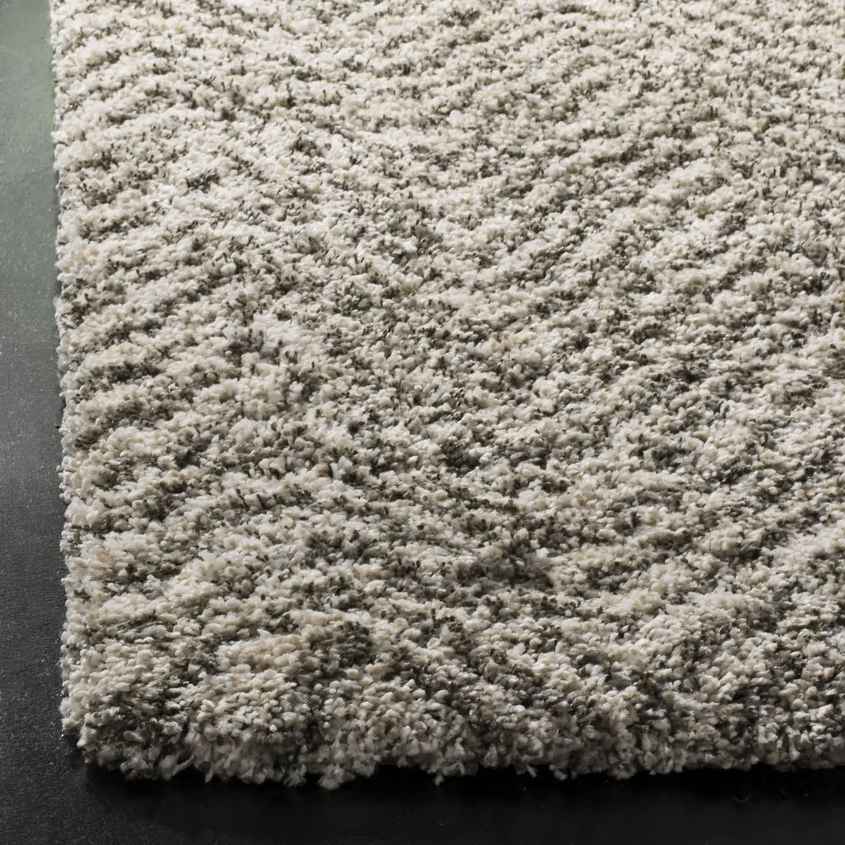 Safavieh Hudson Shag 5'-1" x 7'-6" Rug in Ivory / Grey