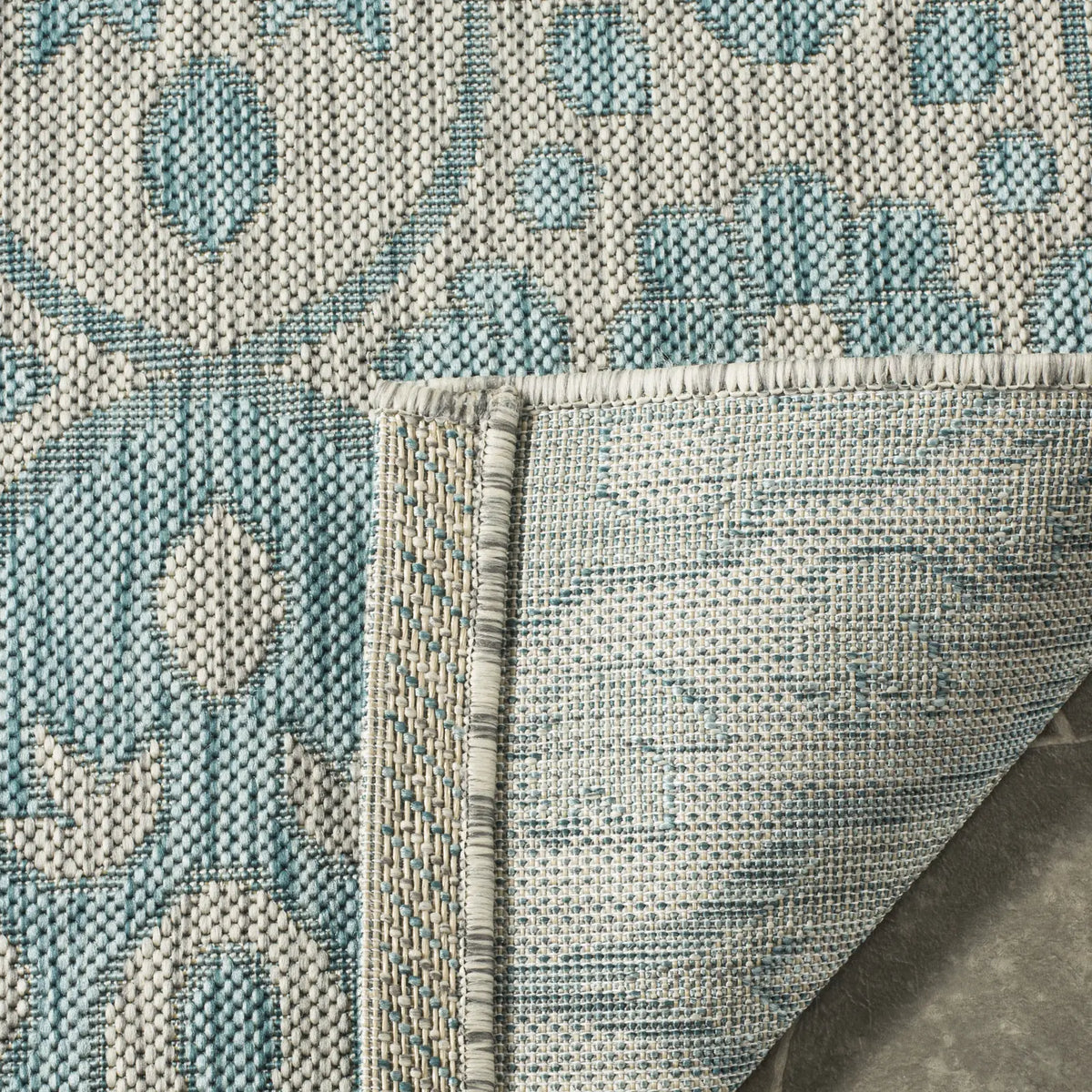 Safavieh Martha Stewart 5'-3" x 7'-7" Rug in Grey / Aqua