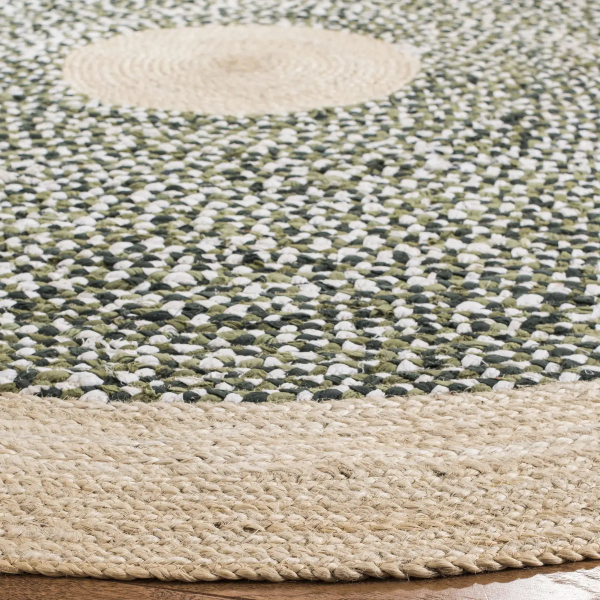 Safavieh Cape Cod 5'-0" x 5'-0" Rug in Green / Natural