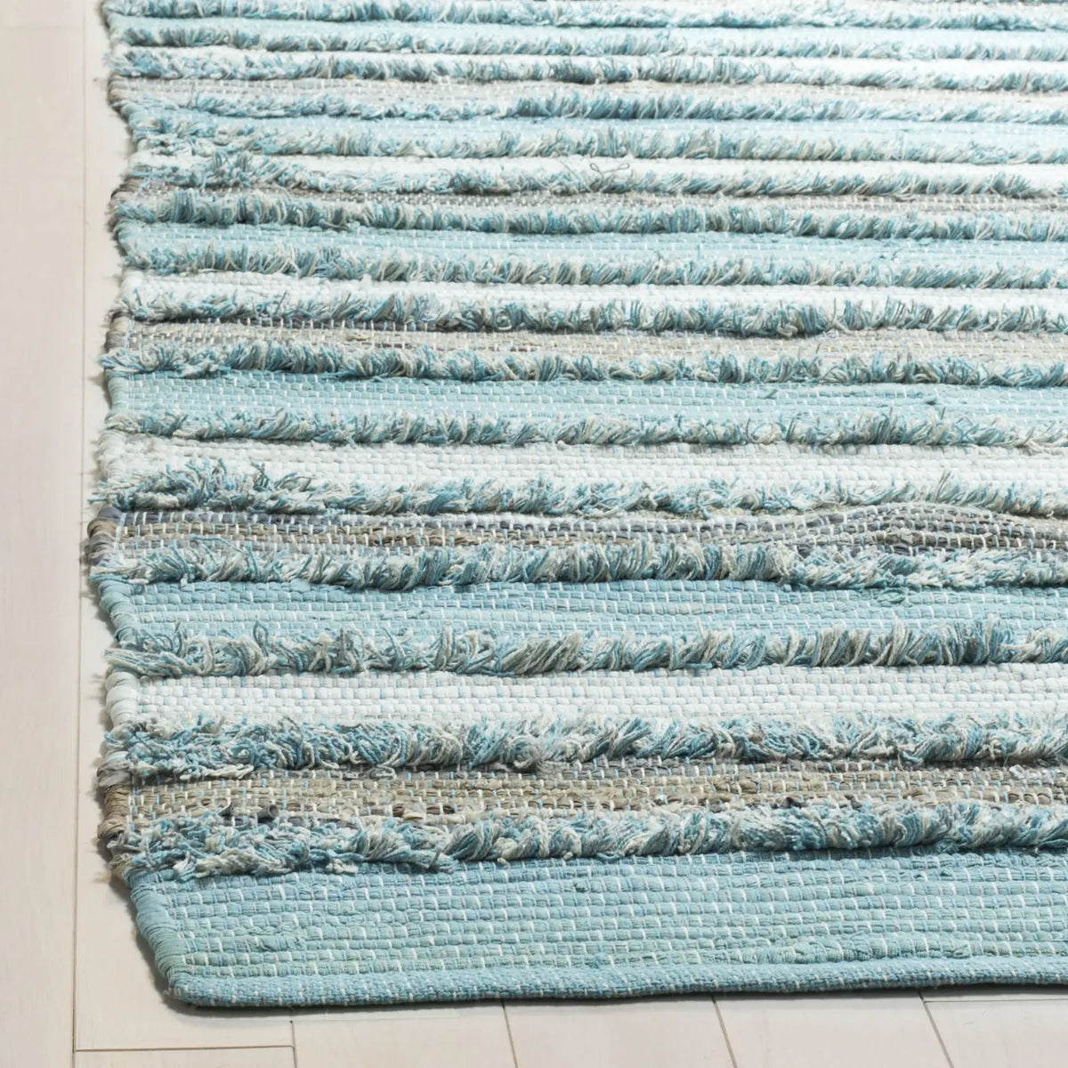 Safavieh Montauk 5'-0" x 8'-0" Rug in Aqua / Multi