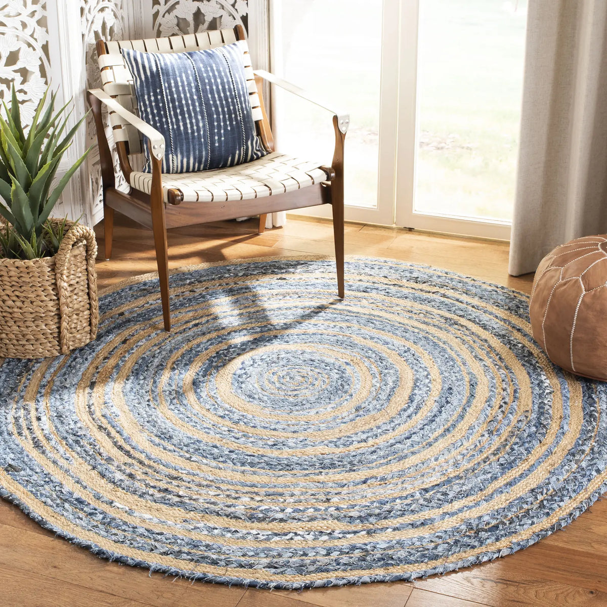 Safavieh Cape Cod 5'-0" x 5'-0" Rug in Blue / Natural