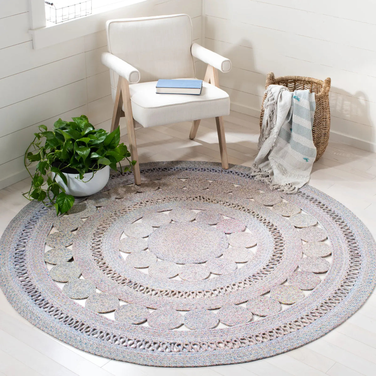 Safavieh Cape Cod 5'-0" x 5'-0" Rug in Pink / Blue