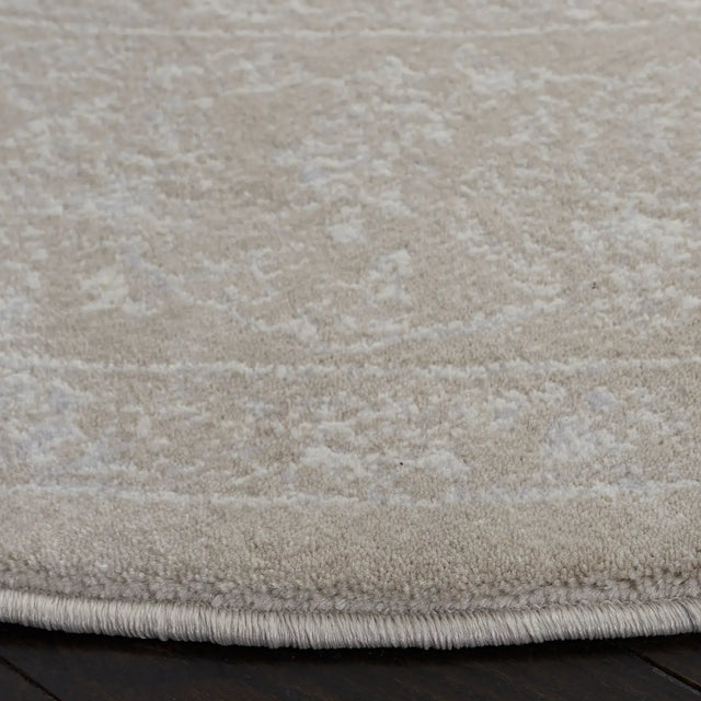 Safavieh Carnegie 6'-7" x 6'-7" Rug in Light Beige / Cream