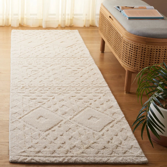 Safavieh Mykonos 2'-3" x 8'-0" Rug in Ivory