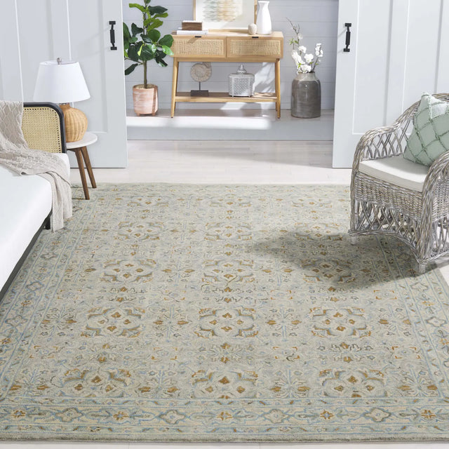Safavieh Heritage 10'-0" x 14'-0" Rug in Green / Ivory