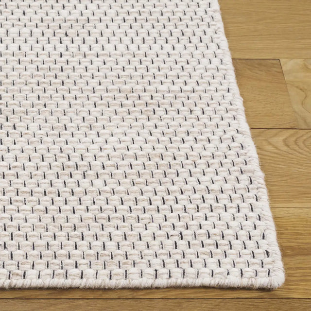 Safavieh Natura 4'-0" x 6'-0" Rug in Ivory / Beige