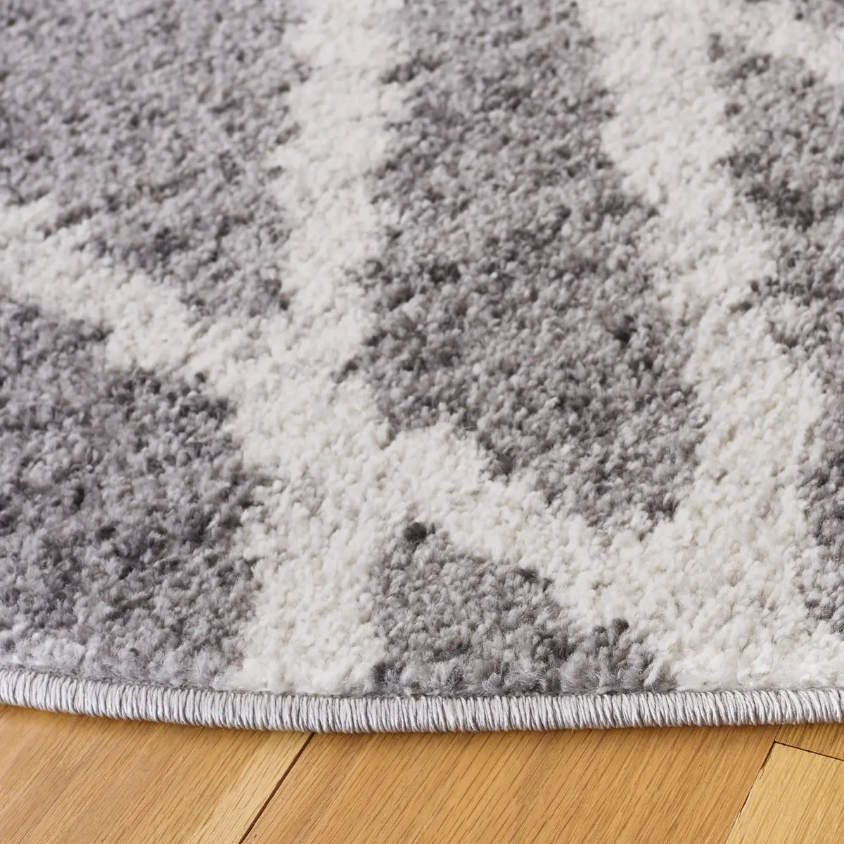 Safavieh Adirondack 6'-0" x 6'-0" Rug in Ivory / Silver