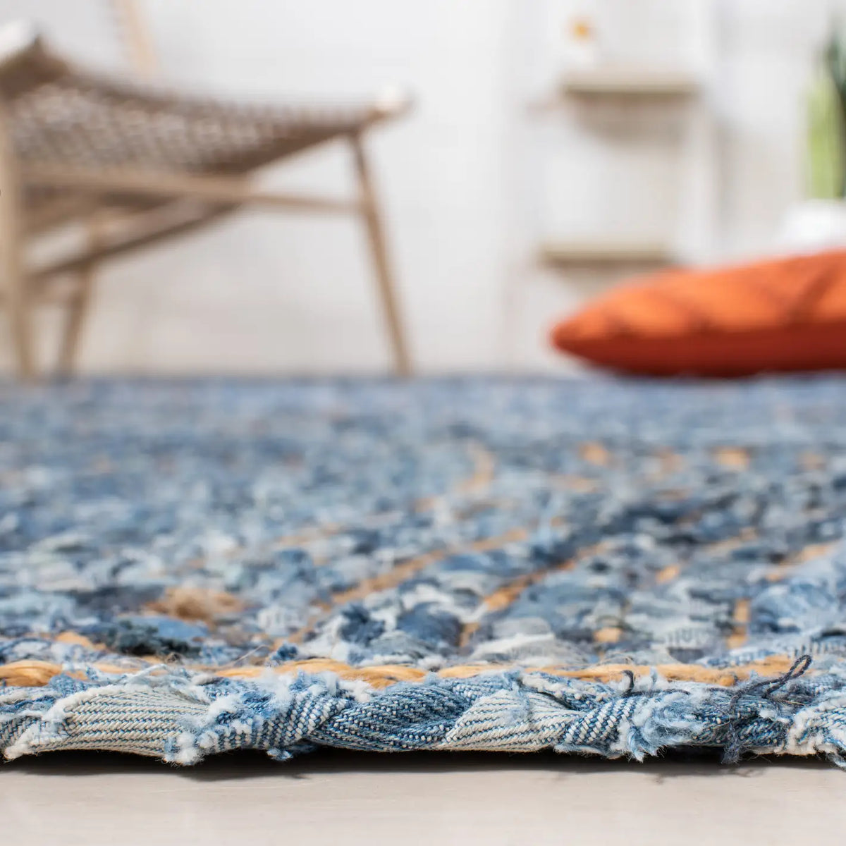 Safavieh Cape Cod 4'-0" x 6'-0" Rug in Blue / Natural
