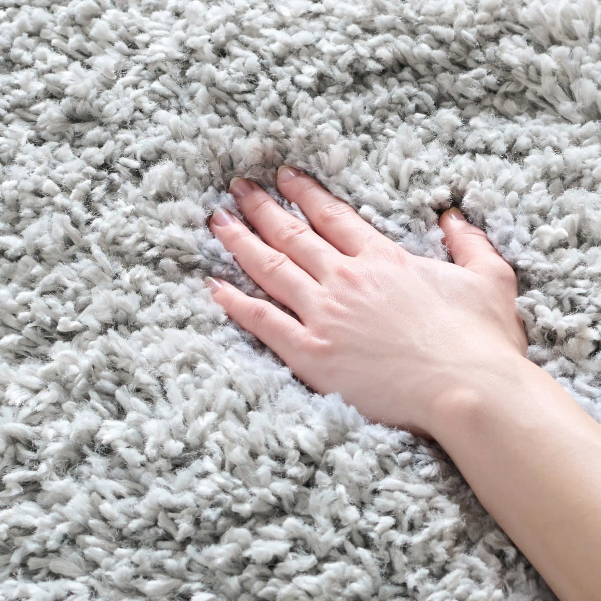 Safavieh August Shag 3'-0" x 5'-0" Rug in Silver