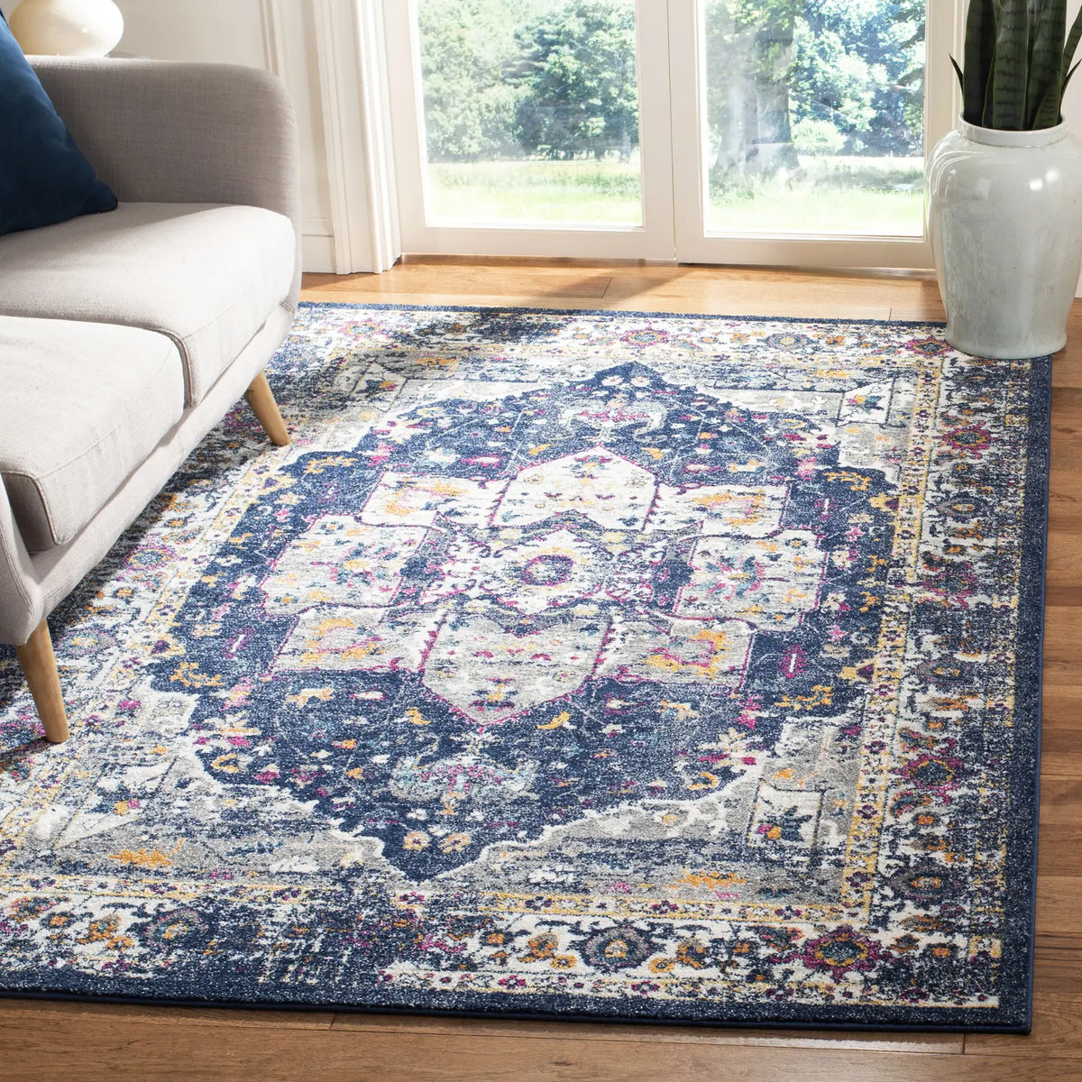 Safavieh Evoke 4'-0" x 6'-0" Rug in Navy / Grey