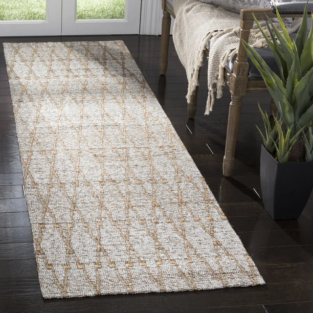 Safavieh Cape Cod 2'-3" x 8'-0" Rug in Silver / Natural