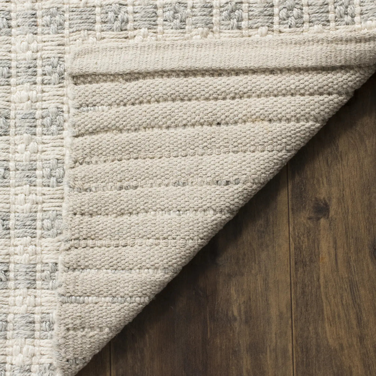 Safavieh Natura 5'-0" x 8'-0" Rug in Grey / Ivory